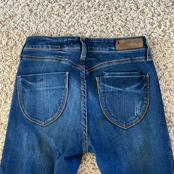 S.O.N.G. Women’s Size 25 - Medium Wash Distressed Skinny Jeans: Excellent! - Picture 5 of 9